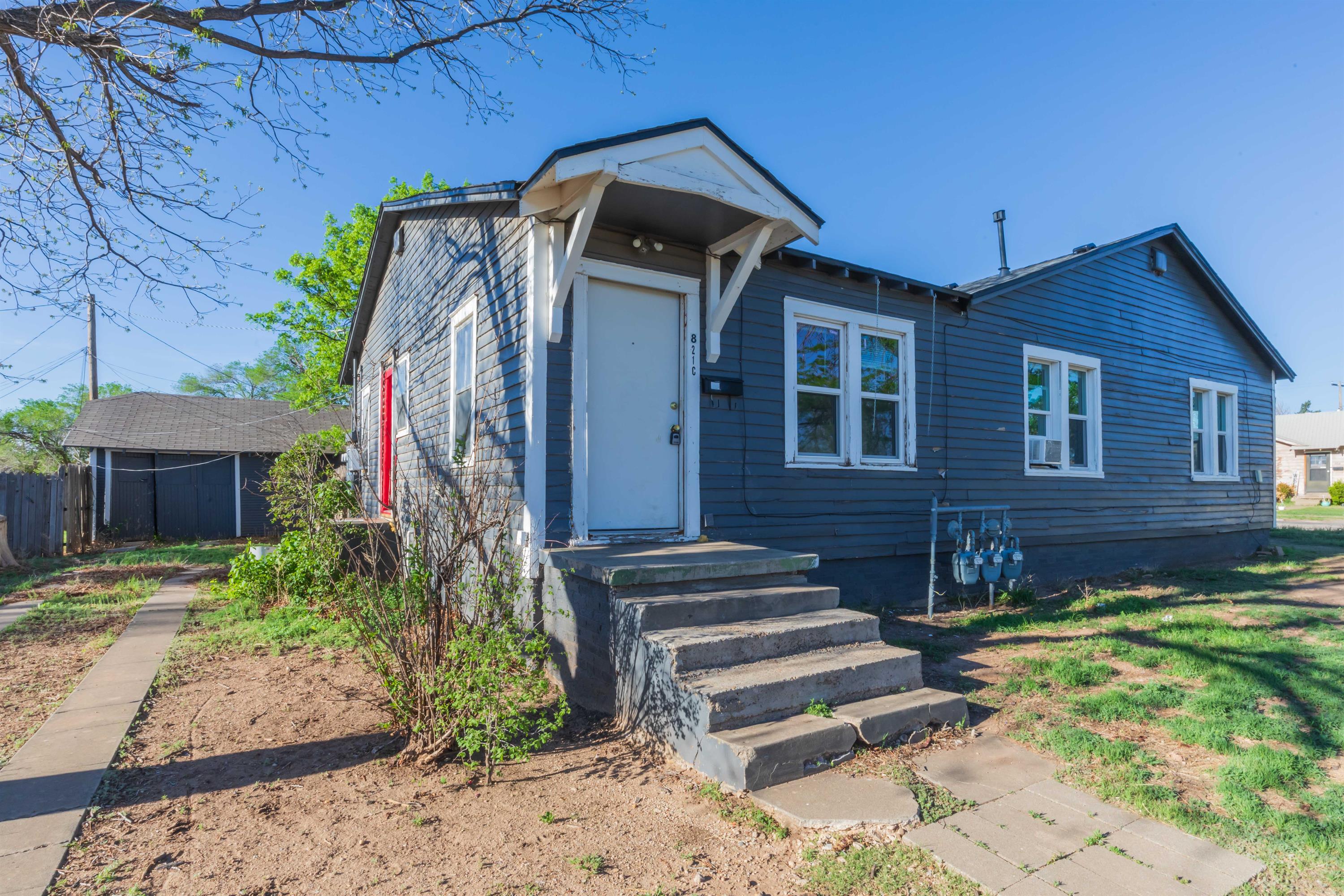 821 South Travis Street - 3